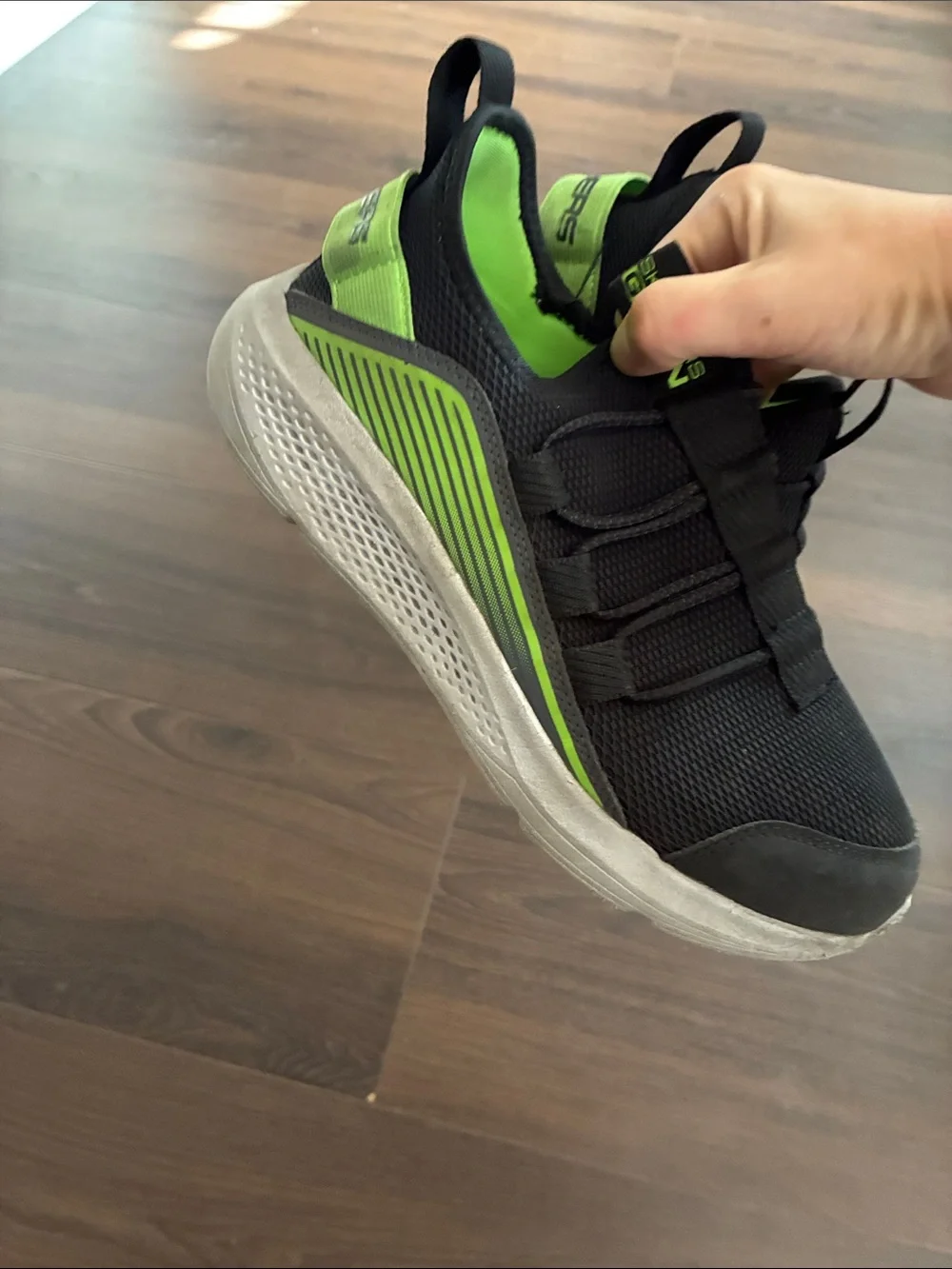 Skechers GO RUN SLIP INS SNEAKERS BLACK GREEN Slip-On SZ 6
